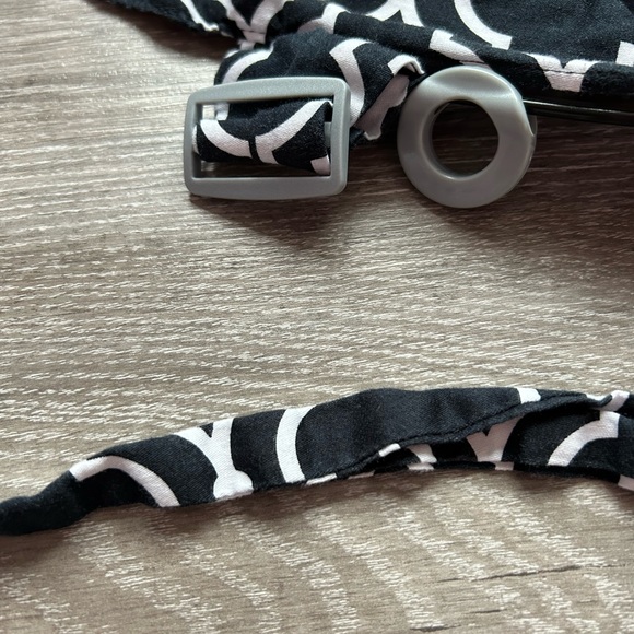 Boppy Breastfeeding Cover - Picture 3 of 7